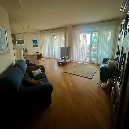 Arts At Station Apartment *