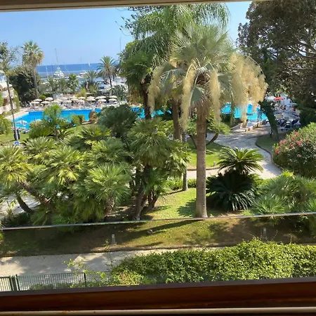 Lägenhet Arts At Station Sanremo